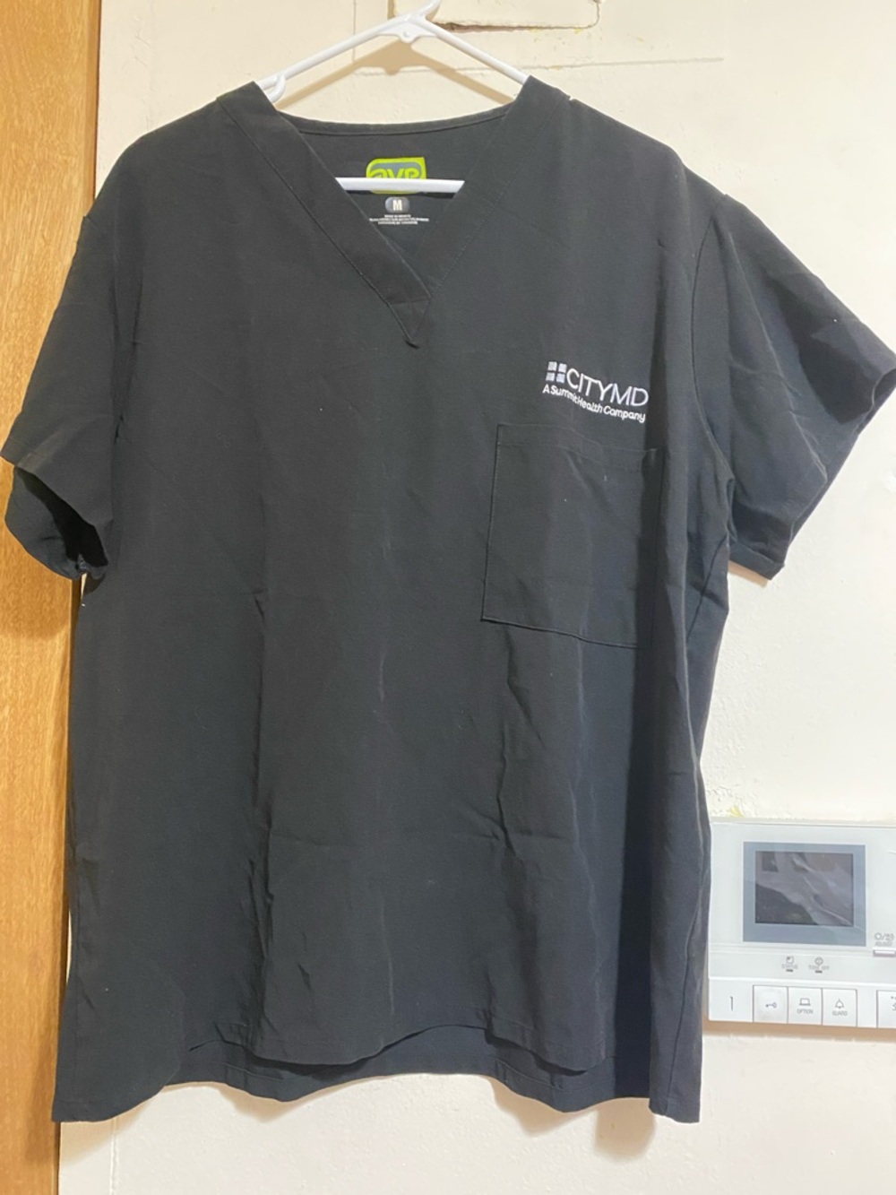 Black V-Neck Short Sleeve Medical Top, scrub Open to Offers!